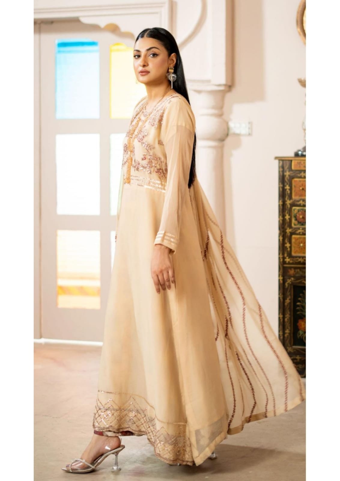 Timeless Eid Elegance – Embellished 3-Piece Kameez, Trouser & Dupatta Set